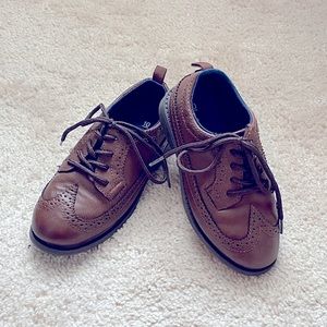 Carter’s boys size 10 leather lace up dress shoes